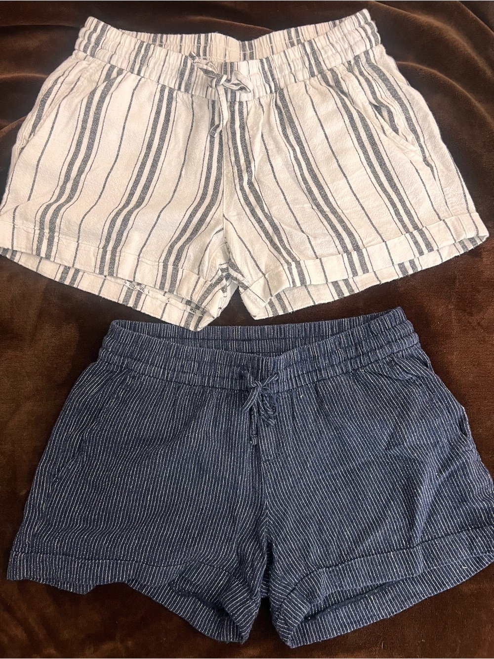 Old Navy Women’s Striped Drawstring Shorts - White & Blue